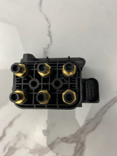 Bloque Valvulas Suspension Aire Jeep Grandcherokee Wk2 11-19